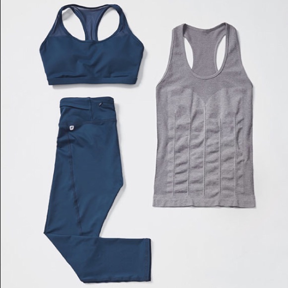 Fabletics Tops - Ladies that lunge Fabletics bundle! NWT size large
